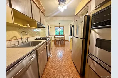 28 Euclid Avenue, Dix Hills, NY 11746 - Photo 11