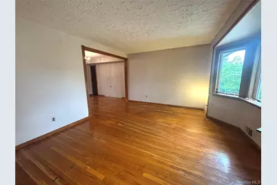 28 Euclid Avenue, Dix Hills, NY 11746 - Photo 7