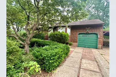 28 Euclid Avenue, Dix Hills, NY 11746 - Photo 3