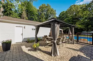 6 Marlon Ln, Hauppauge, NY 11788 - Photo 11