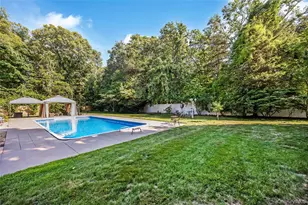 6 Marlon Ln, Hauppauge, NY 11788 - Photo 15