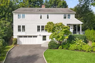 8 Lyons Pl, Larchmont, NY 10538 - Photo 3
