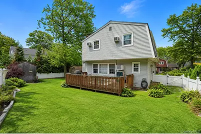 35 Sanford Street, Huntington Station, NY 11746 - Photo 9