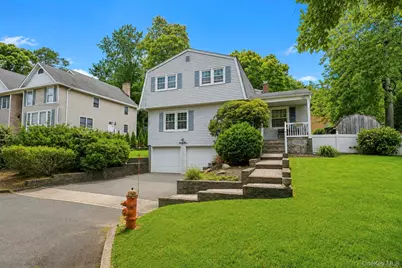 35 Sanford Street, Huntington Station, NY 11746 - Photo 3