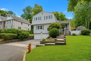 35 Sanford St, Huntington Station, NY 11746 - Photo 3