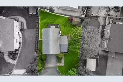 35 Sanford Street, Huntington Station, NY 11746 - Photo 5