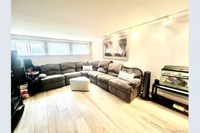912 Whitehall Drive, Woodmere, NY 11581 - Photo 15