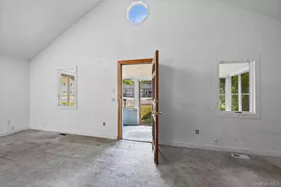 426 Riverleigh Avenue, Riverside, NY 11901 - Photo 35