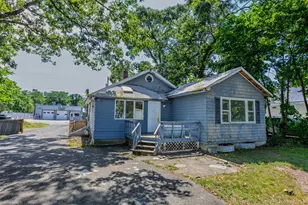 426 Riverleigh Ave, Riverside, NY 11901 - Photo 9