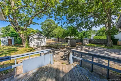 426 Riverleigh Avenue, Riverside, NY 11901 - Photo 17