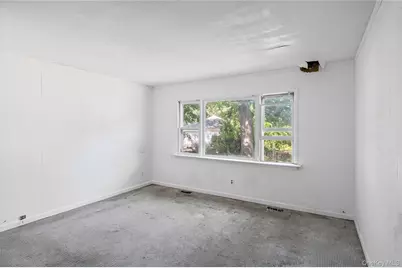 426 Riverleigh Avenue, Riverside, NY 11901 - Photo 23