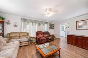 39 William St, Smithtown, NY 11787 - Photo 9