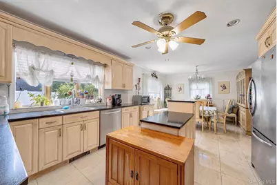 39 William Street, Smithtown, NY 11787 - Photo 19
