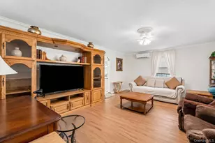 39 William St, Smithtown, NY 11787 - Photo 7