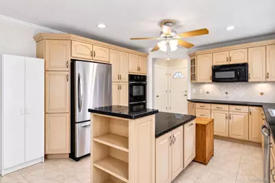 39 William Street, Smithtown, NY 11787 - Photo 15