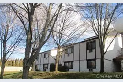 97 Richmond Boulevard #3-A, Ronkonkoma, NY 11779 - Photo 1