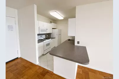 27010 Grand Central Parkway #7C, Floral Park, NY 11005 - Photo 5