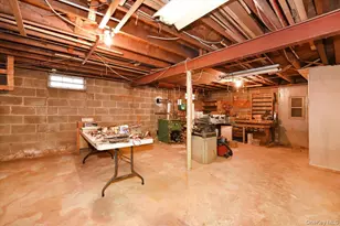 145 Benedict Ave, Valley Stream, NY 11580 - Photo 23