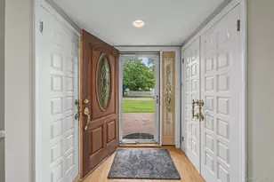 6 Field Daisy Ln, East Northport, NY 11731 - Photo 5