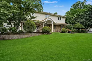 6 Field Daisy Ln, East Northport, NY 11731 - Photo 3