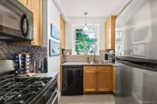 1360 Midland Ave, Bronxville, NY 10708 - Photo 11