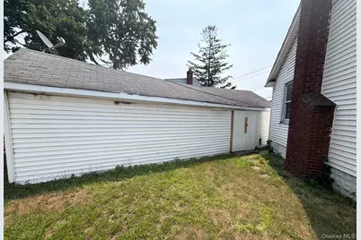 583 Straight Path, West Babylon, NY 11704 - Photo 17