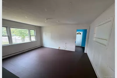 583 Straight Path, West Babylon, NY 11704 - Photo 5