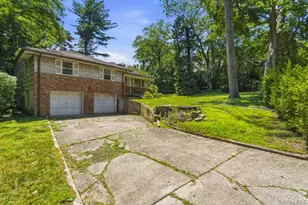80 Nassau Dr, Great Neck, NY 11021 - Photo 11