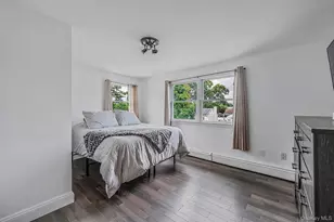 18 Worden Pl, West Babylon, NY 11704 - Photo 15