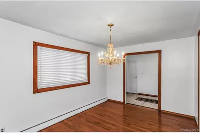 214 Park Avenue, New Hyde Park, NY 11040 - Photo 13