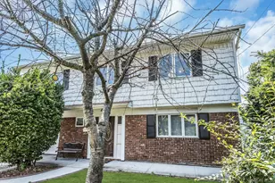 214 Park Ave, New Hyde Park, NY 11040 - Photo 5