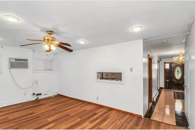 214 Park Avenue, New Hyde Park, NY 11040 - Photo 9