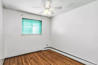 214 Park Avenue, New Hyde Park, NY 11040 - Photo 27