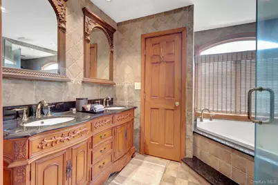 2 Fairhaven Drive, Wheatley Heights, NY 11798 - Photo 31