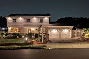 2 Fairhaven Dr, Wheatley Heights, NY 11798 - Photo 41