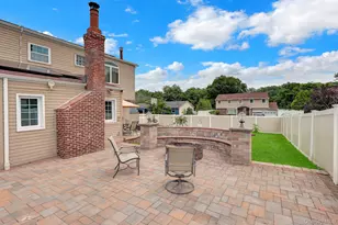 2 Fairhaven Dr, Wheatley Heights, NY 11798 - Photo 39