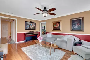 2 Fairhaven Dr, Wheatley Heights, NY 11798 - Photo 15