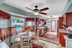 2 Fairhaven Dr, Wheatley Heights, NY 11798 - Photo 11
