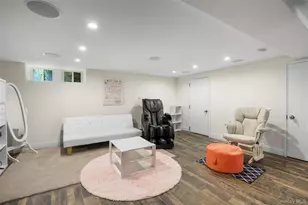 76 Chestnut Ave, Pelham, NY 10803 - Photo 21