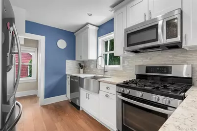 76 Chestnut Avenue, Pelham, NY 10803 - Photo 11