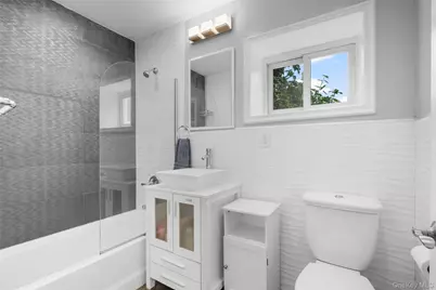 76 Chestnut Avenue, Pelham, NY 10803 - Photo 15