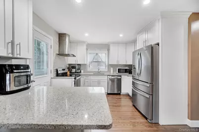 258 Fairview Boulevard, Hempstead, NY 11550 - Photo 11