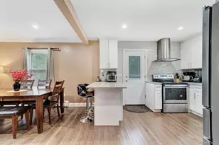 258 Fairview Blvd, Hempstead, NY 11550 - Photo 9