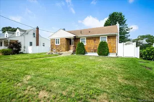17 Joludow Dr, Massapequa Park, NY 11762 - Photo 3