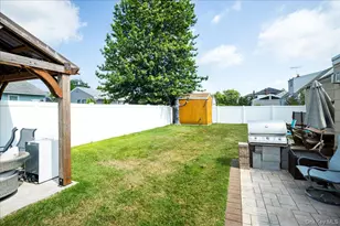17 Joludow Dr, Massapequa Park, NY 11762 - Photo 27
