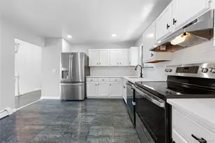 25 Marshall St, Patchogue, NY 11772 - Photo 9