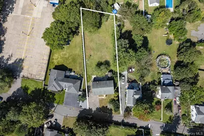25 Marshall Street, Patchogue, NY 11772 - Photo 35