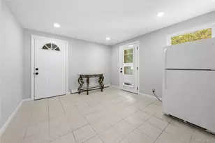 25 Marshall St, Patchogue, NY 11772 - Photo 23