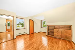 204 Center St, Williston Park, NY 11596 - Photo 25