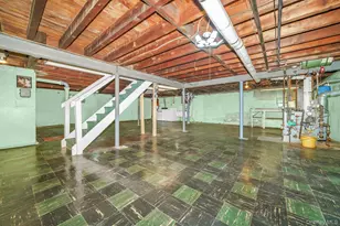 204 Center St, Williston Park, NY 11596 - Photo 29
